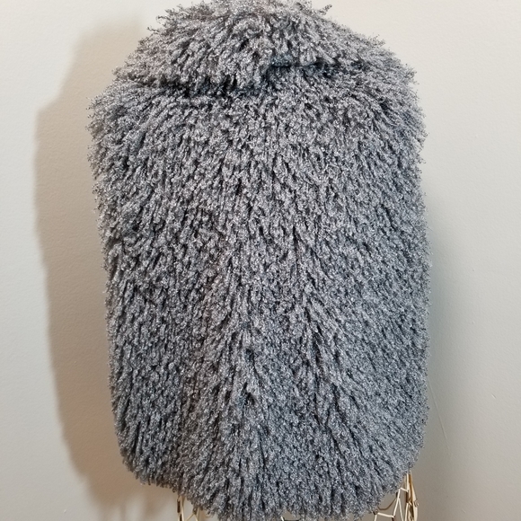 Amanda Charles Size Small Shag Vest - Picture 2 of 6